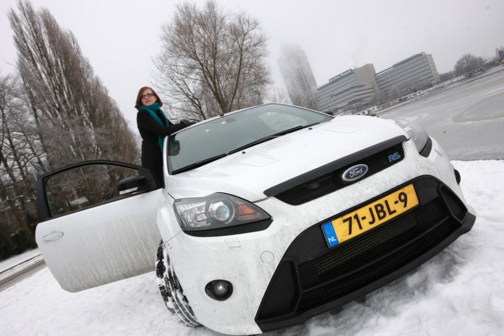 Danielle Schouten in Ford Focus RS Branddriven Tijdschrift voor Marketing