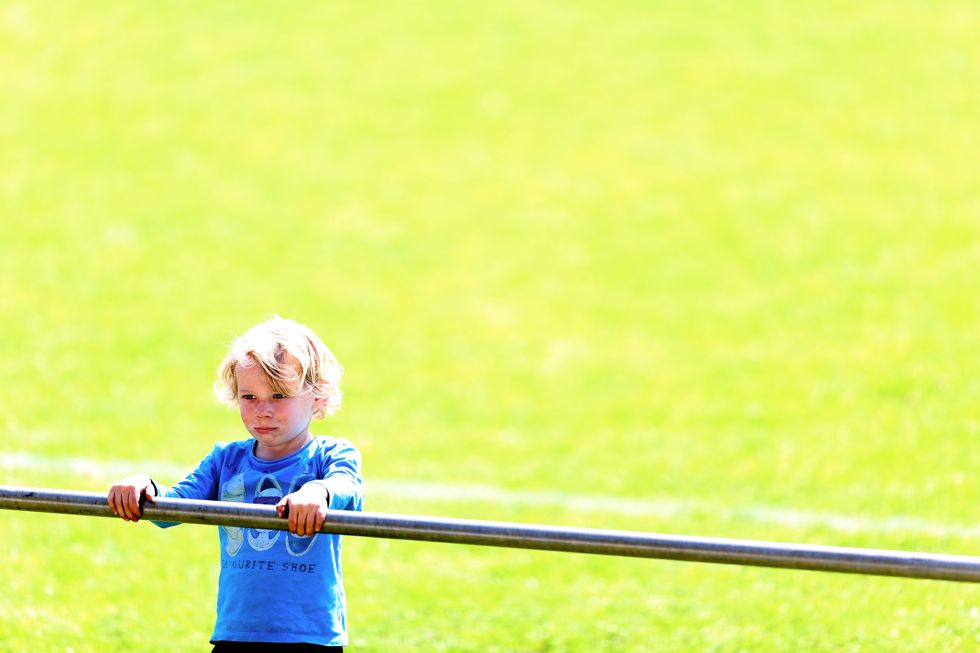 Joep 10 voetbal op veld