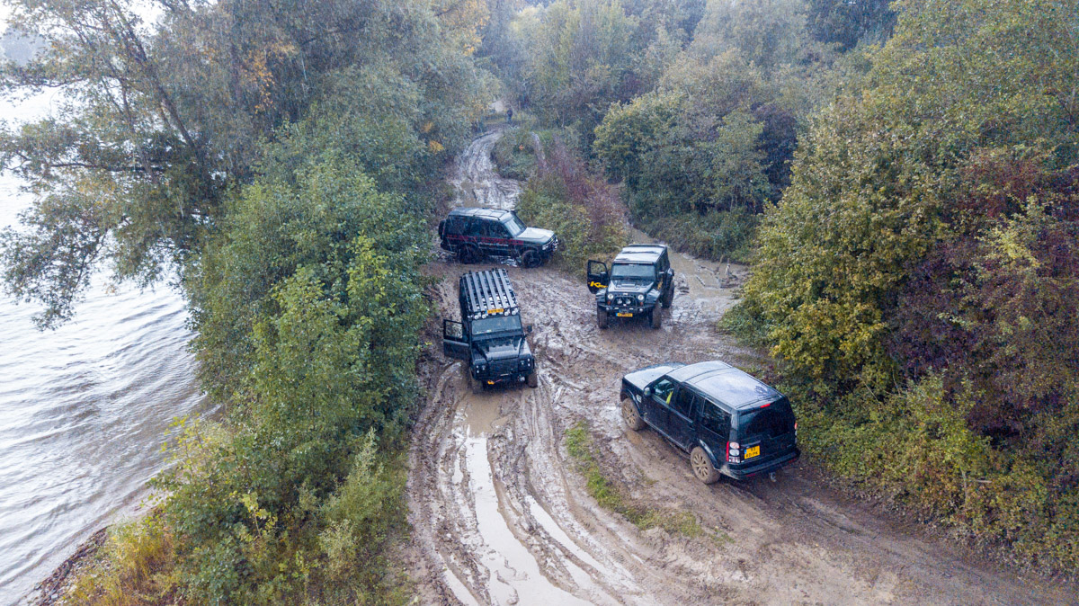 Landrover Defender 16