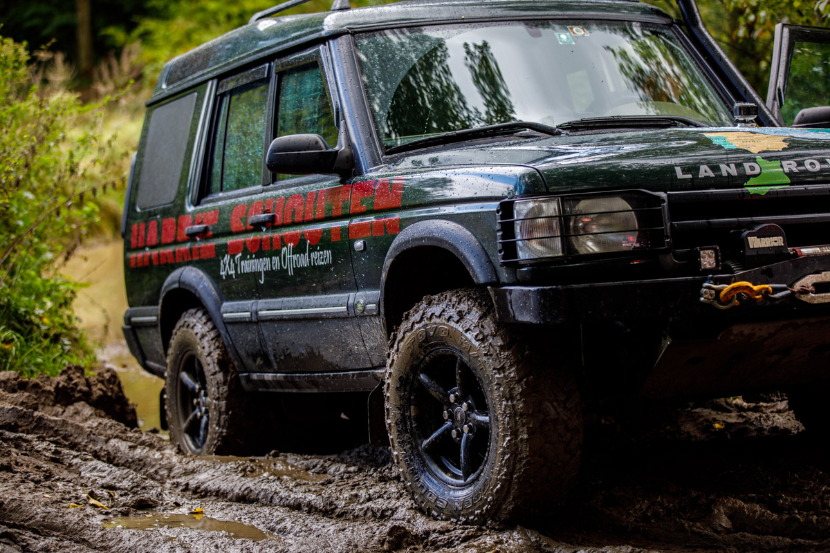 Landrover Defender 16