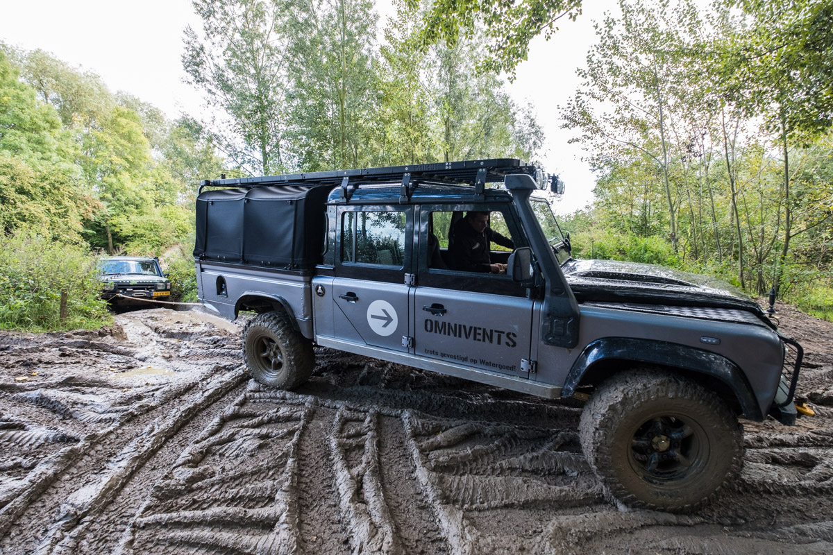 Landrover Defender 16