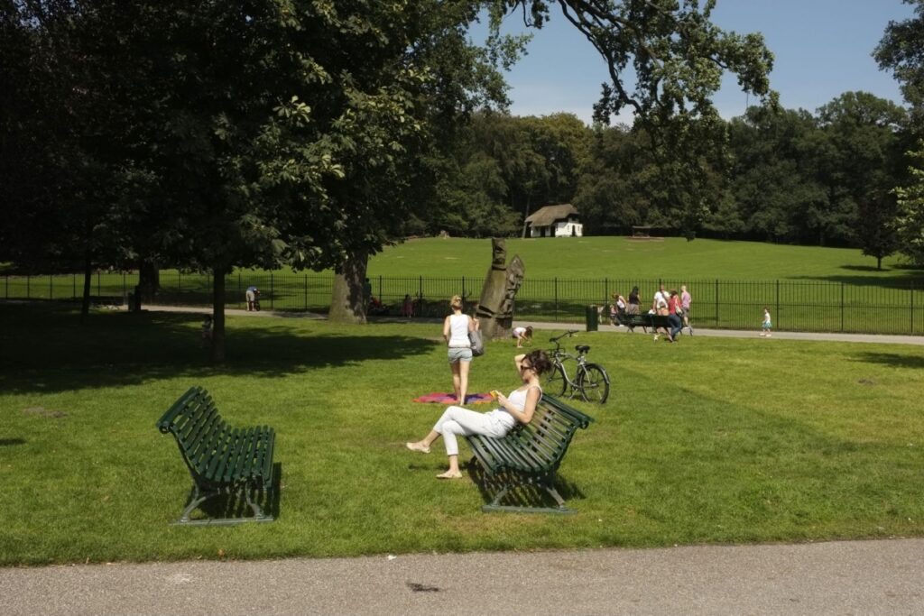 Bankjes in Park Sonsbeek